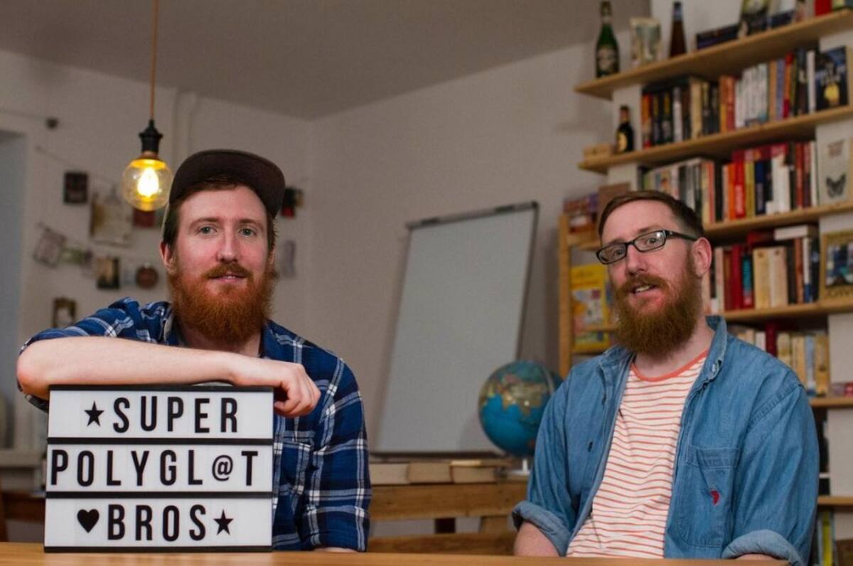 Matthew y Michael Youlden. Instagram (@superpolyglotbros)