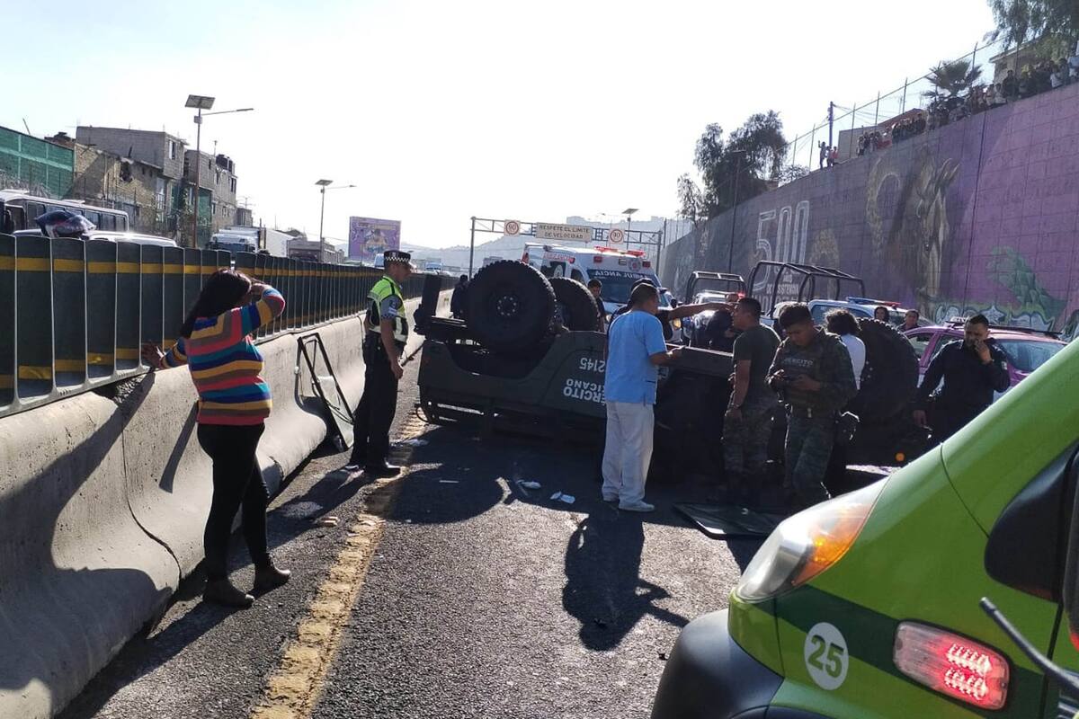 EUM20240219SOC35.JPG
ECATEPEC, Méx., Accident/Accidente/Edomex.- Un vehículo de la Sedena que circulaba sobre la autopista México-Pachuca volcó a la altura de la colonia Buenavista, en el territorio del municipio de Ecatepec; un militar murió y cinco más resultaron heridos. Lunes 19 de febrero de 2024. Foto: Agencia EL UNIVERSAL/ESPECIAL/RDB.