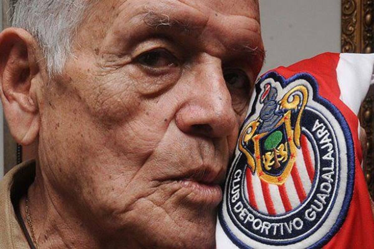 Chivas agradecido por el “enorme legado” que Tomás Balcázar deja en su historia