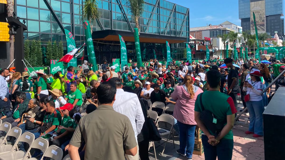 Se alistan tijuanenses para el partido inaugural del Mundial de la FIFA 2026 en la avenida Revolución