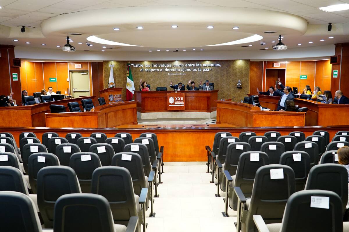 ¿Qué hacen un Gobernador, un Alcalde y un Diputado?