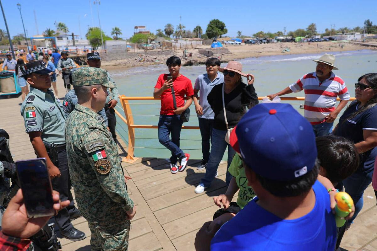 Los elementos del Ejército Mexicano y Guardia Nacional realizaron recorridos en la orilla de la playa.