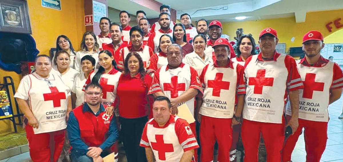 El equipo de la Cruz Roja Mexicana de Nogales lo integran 65 personas en el área operativa y siete en el área administrativa.