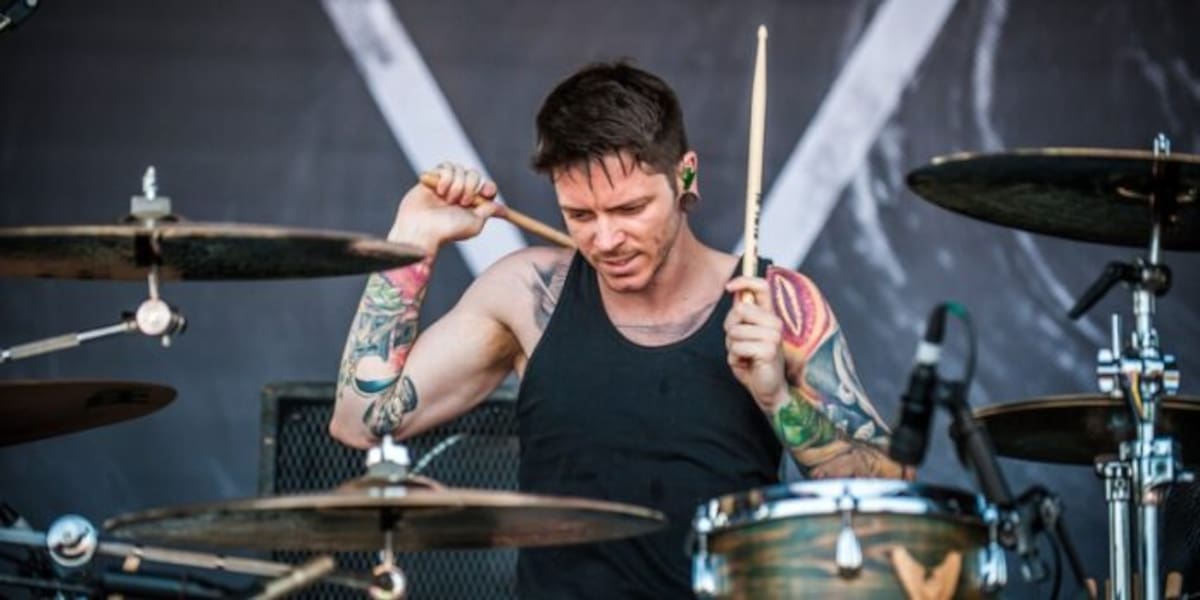 Daniel Williams, exbaterista de The Devil Wears Prada, falleció la madrugada del 22 de mayo tras un accidente aéreo en San Diego.