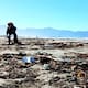 Marea alta vuelve a llevar basura a Playa Pacífica; retiran cuatro toneladas