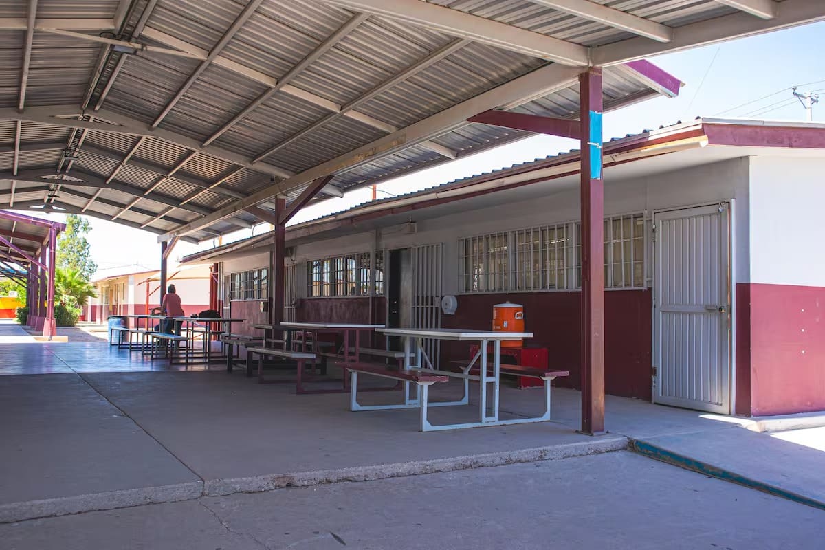 Tras siete meses sin electricidad estable, primaria reanuda clases completas este lunes