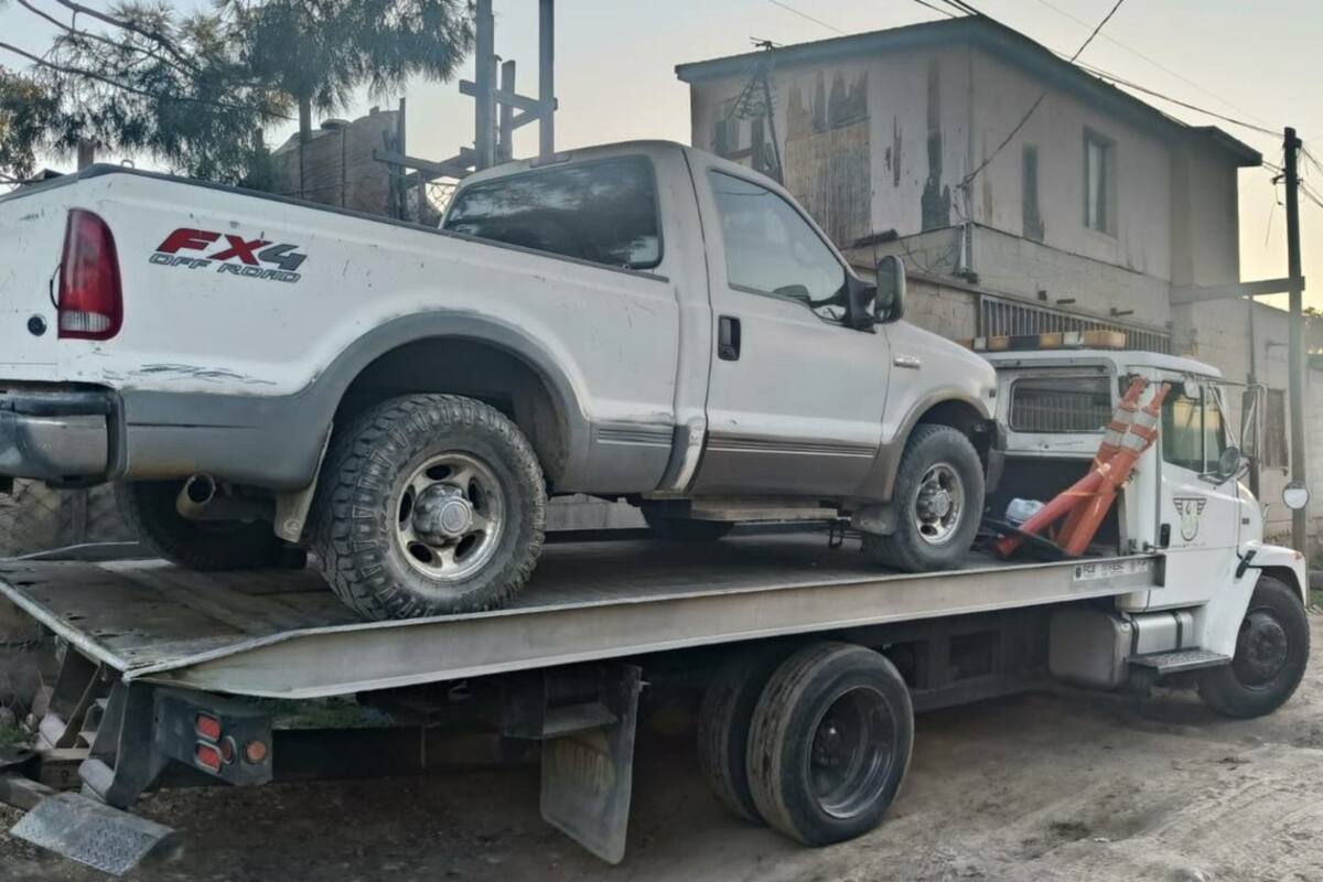 Fiscalía recupera 11 vehículos con reporte de robo en cateos
