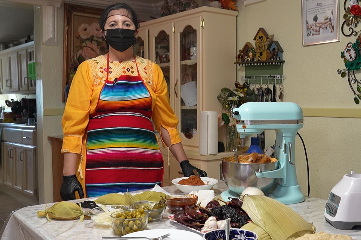 El sazón cachanilla que abraza generaciones: la historia de Claudia y sus tamales