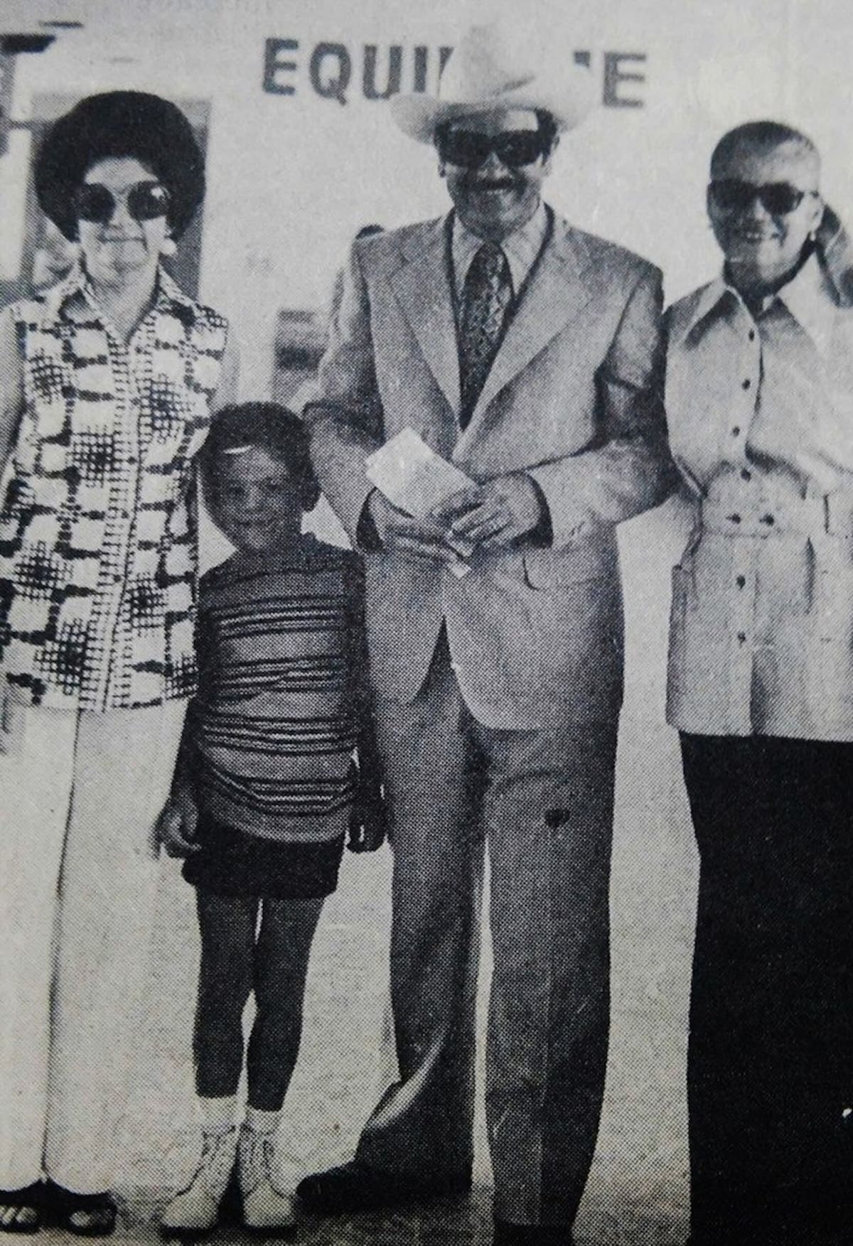 Saro Restivo Tomasello relata que él no sabía nada de pizzas y a través de una carta a un diario italiano pudo obtener tres recetas.