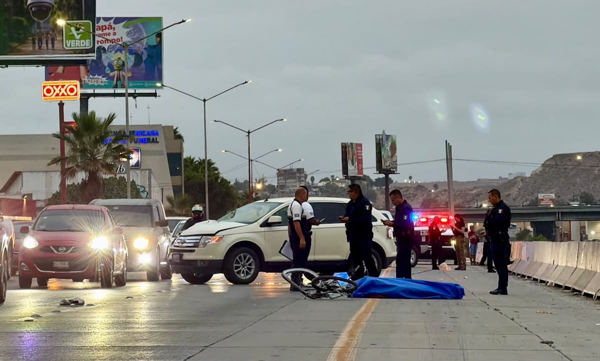 El accidente ocurrió sobre la Vía Rápida Poniente, en dirección hacia Los Pinos. Foto: Border Zoom