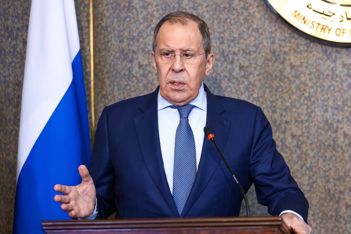 El canciller ruso Sergey Lavrov habla el 24 de julio del 2022, en El Cairo. Foto cortesía del Servicio de Prensa del Ministerio de Relaciones Exteriores de Rusia. (Ministerio de Relaciones Exteriores de Rusia vía AP)