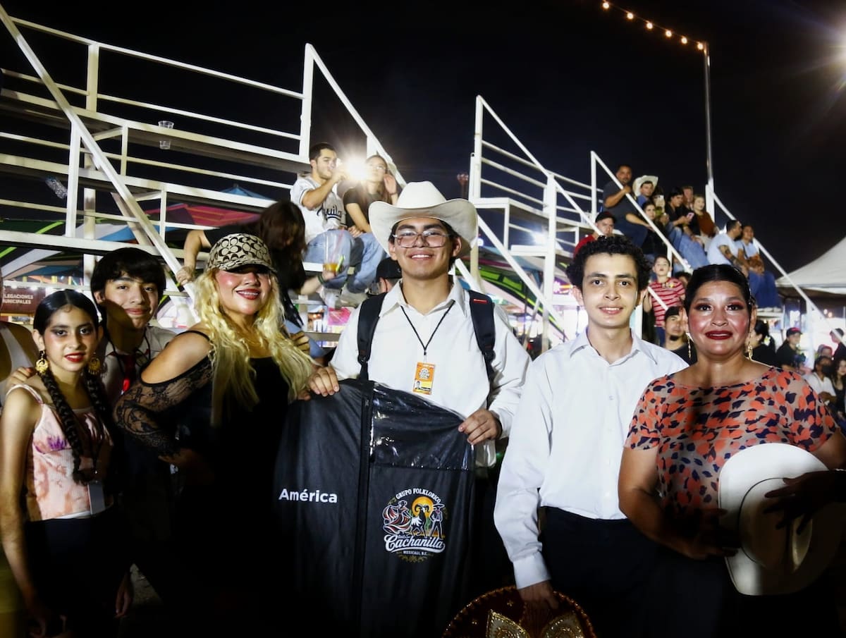 Así, entre botas, sombreros, caballos y música, la zona de rodeo y jaripeo funciona como una ventana a una parte de la identidad rural de Mexicali l Foto: Saúl MarTÍNEZ