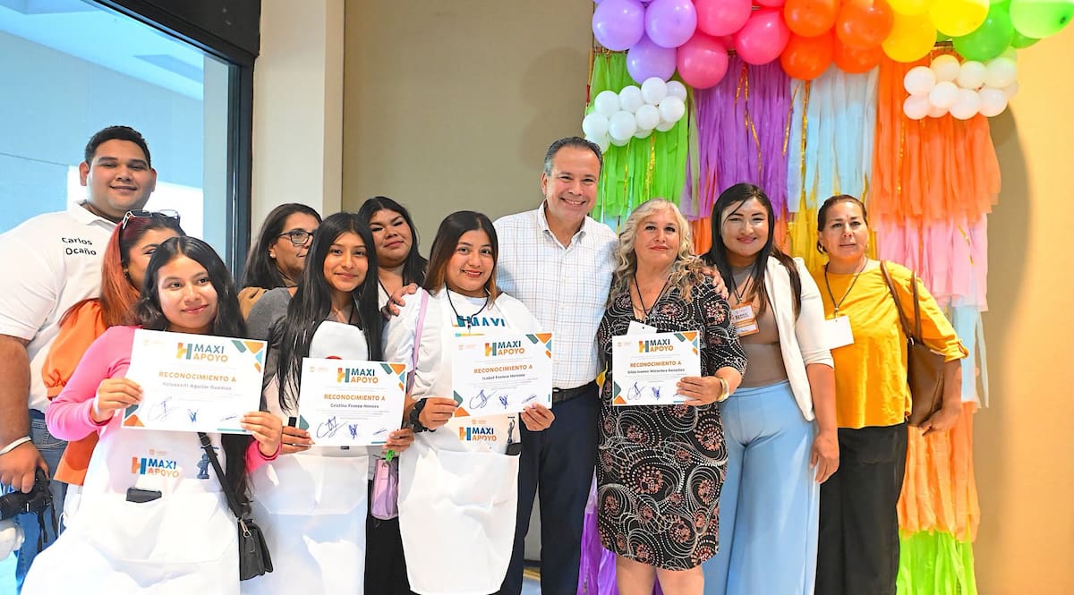 Antonio Astiazarán destacó el impulso a la capacitación y al emprendimiento de mujeres y hombres en Hermosillo.