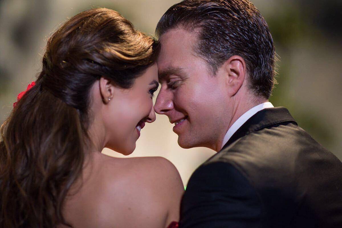Anahí celebra 10 años de novia y dedica emotivo mensaje a Manuel Velasco