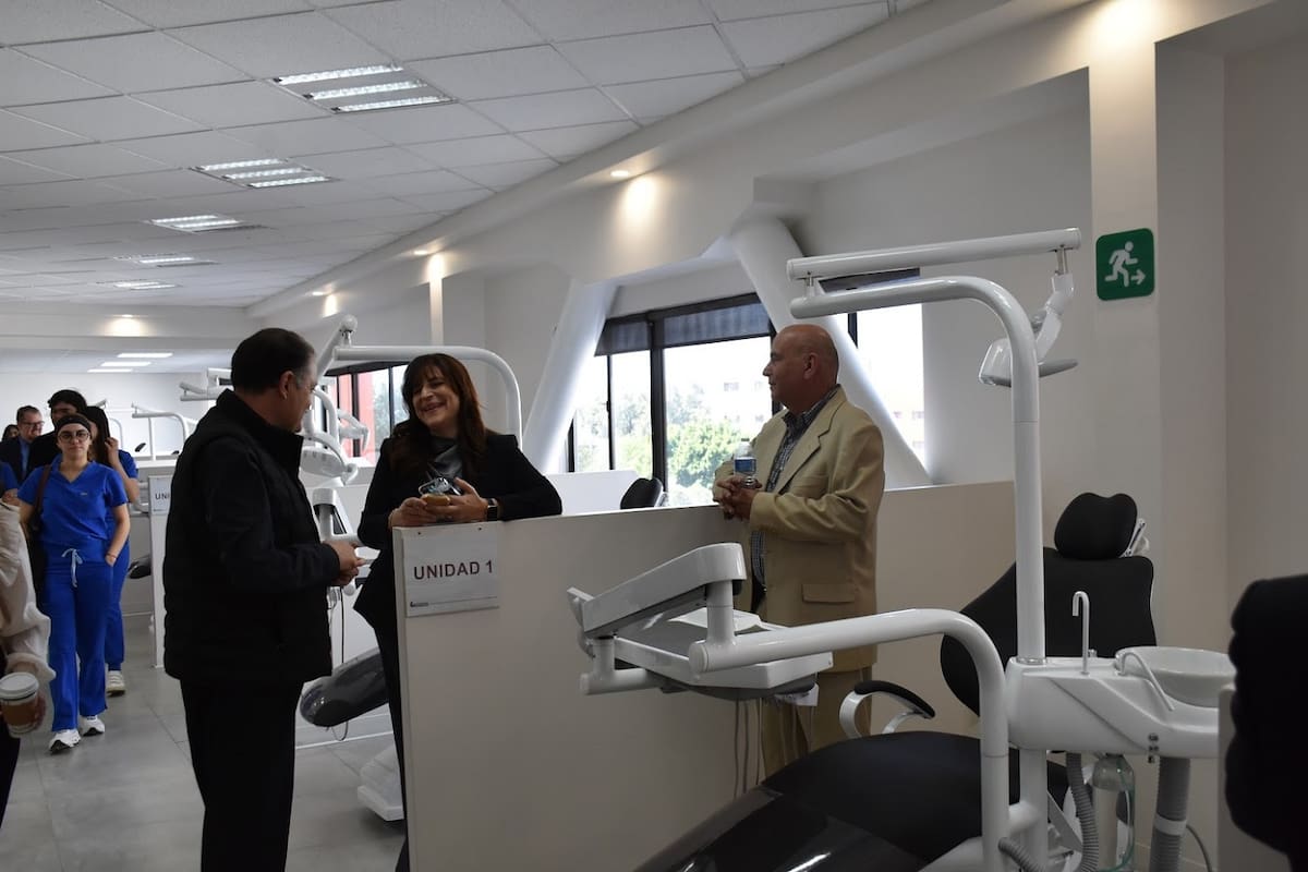 Apertura de la Licenciatura
en Odontología de la Universidad Xochicalco.