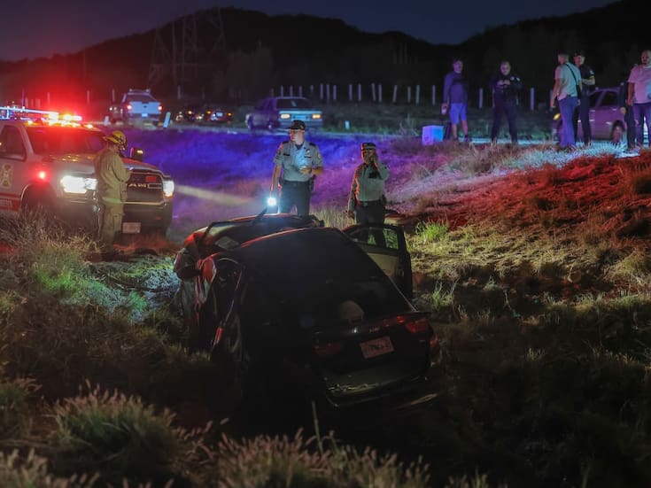 Volcamiento en la carretera Guaymas-Hermosillo deja cinco heridos, entre ellos una menor de edad