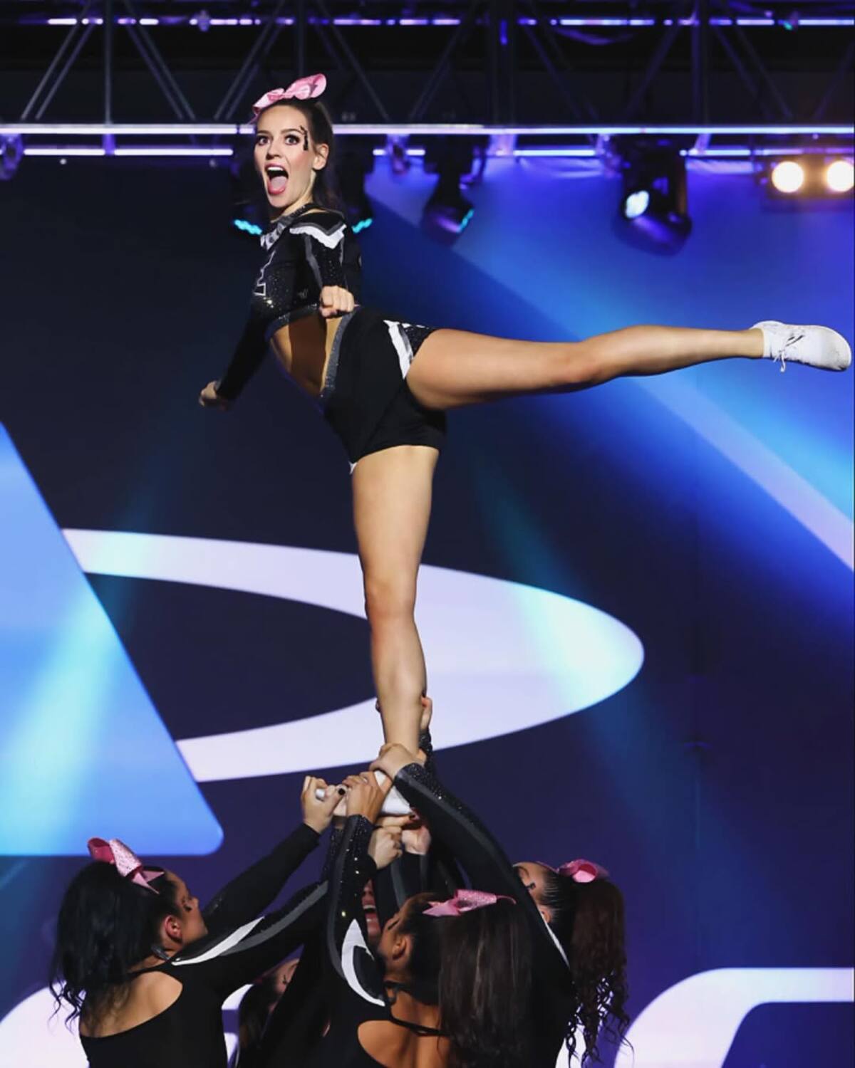 Jordon fue porrista de Bridgewater State University. (Foto: @jordon)