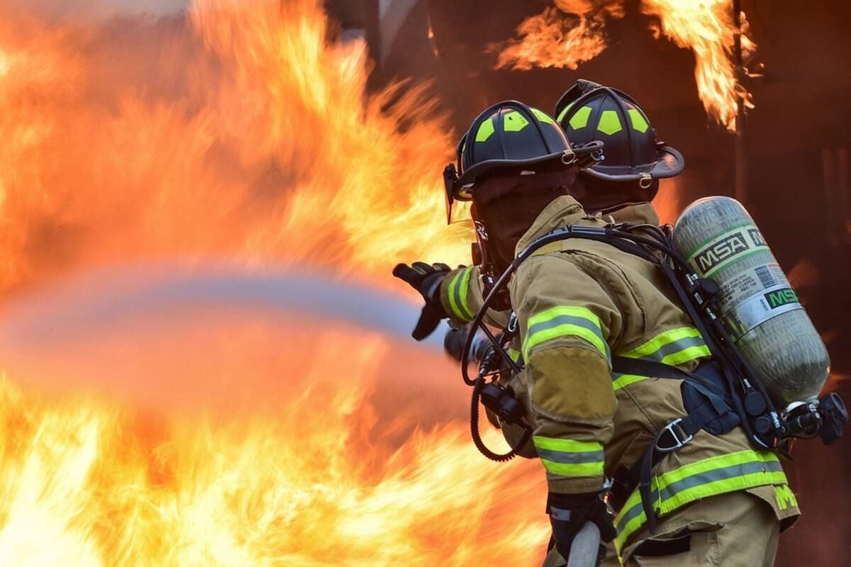 Nogales: Se incendian 15 autos en yunque