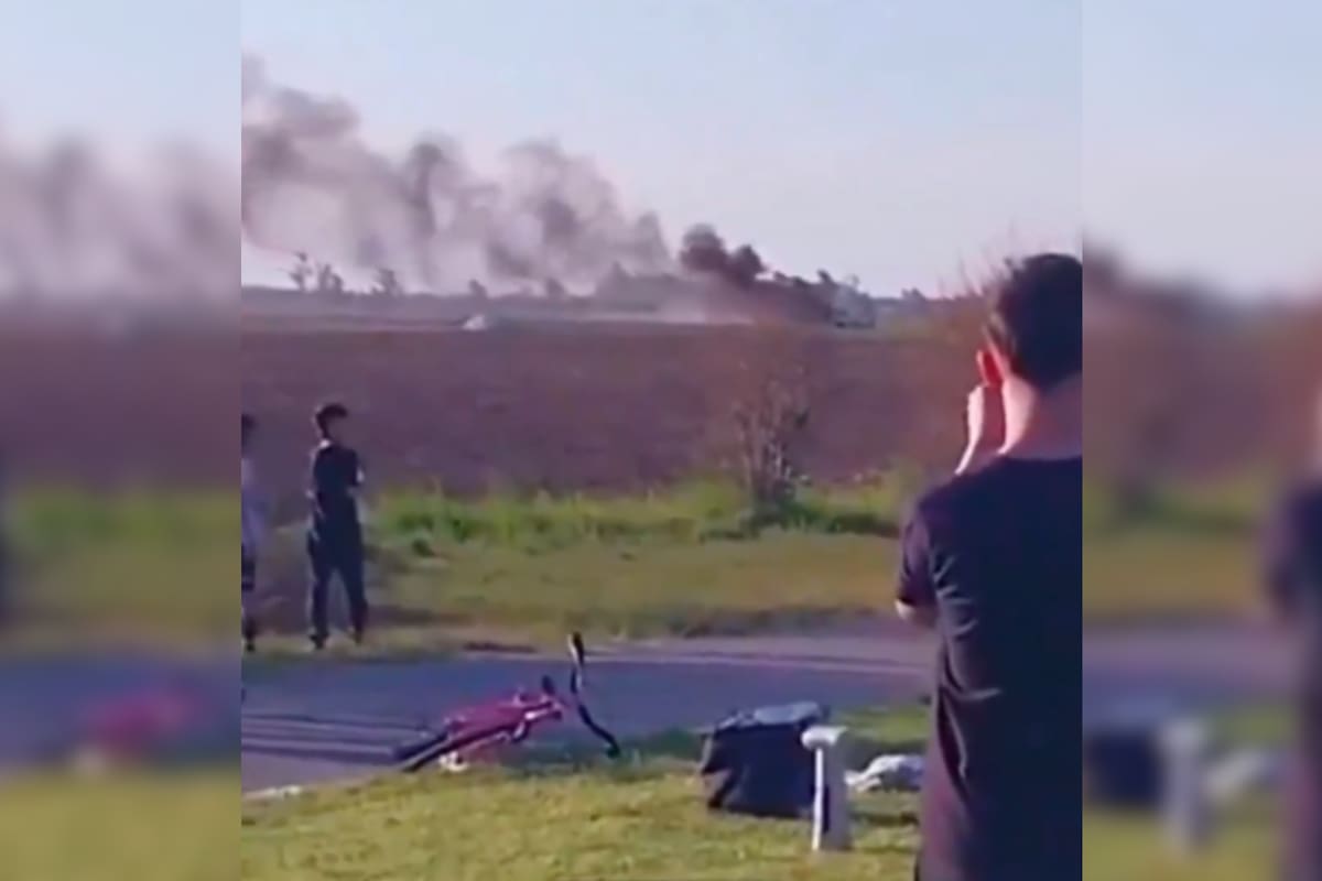 VIDEO: En un festival aéreo, avioneta se estrella y mueren dos tripulantes