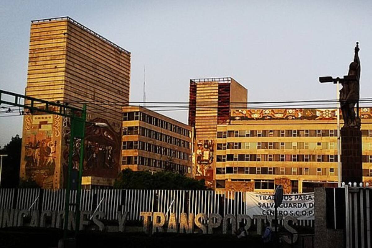 UNAM publica estudio sobre los murales del Centro SCOP para impulsar su conservación