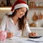 Cómo hacer un ahorro de aquí a diciembre para los gastos navideños reuniendo hasta 12 mil pesos con cuotas diarias desde 33 pesos en tres etapas
