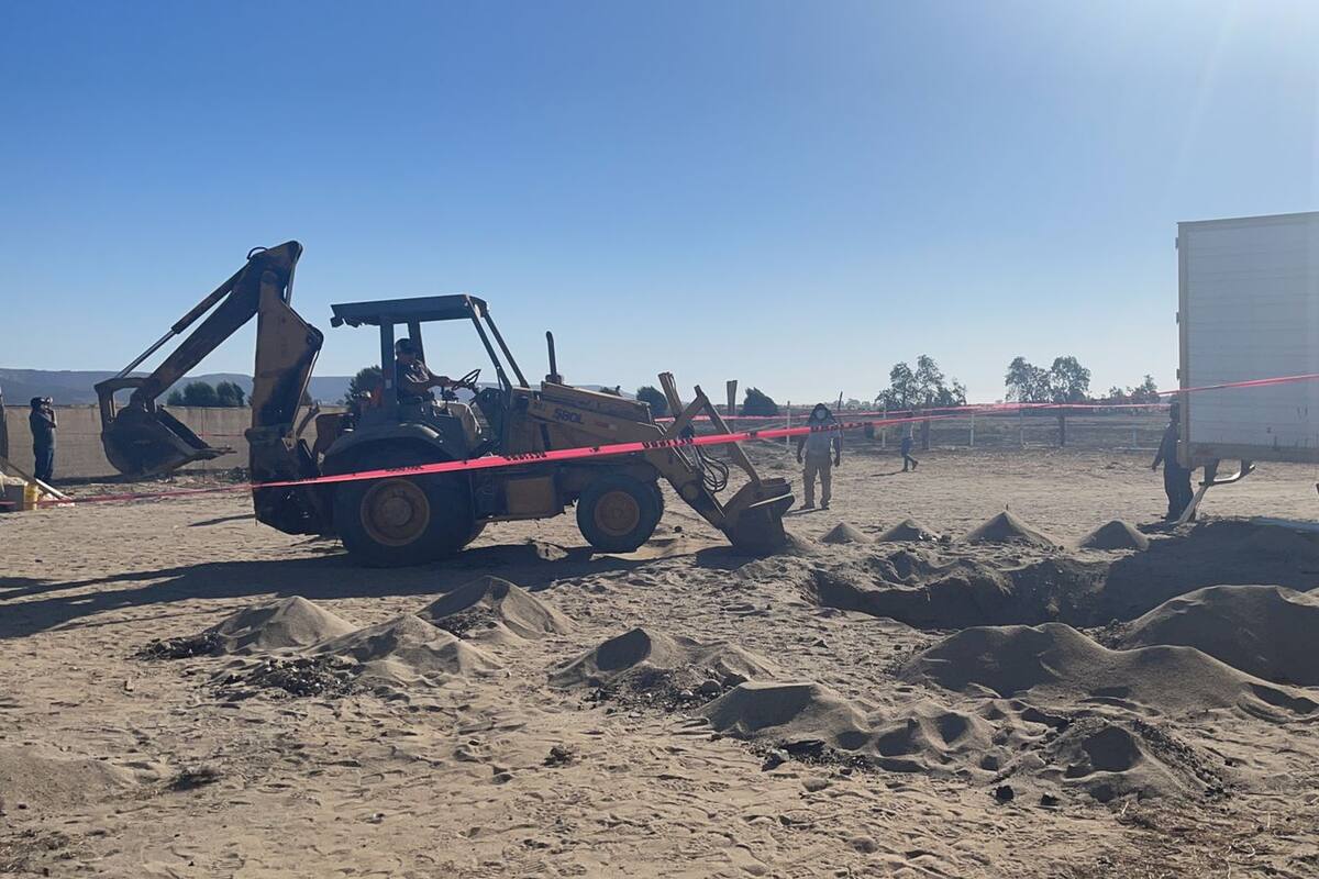 Agentes de la FGE localizaron restos humanos en una fosa clandestina en San Quintín