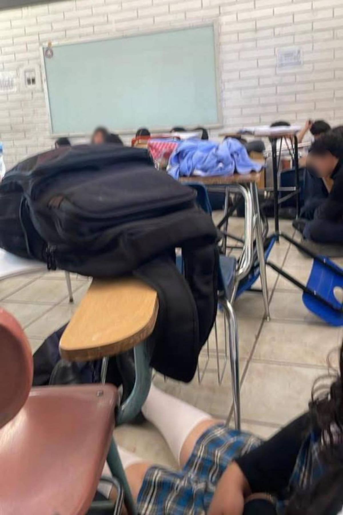 Se activó el protocolo de seguridad para proteger tanto a los alumnos como al personal, quienes se mantuvieron dentro de los salones y oficinas.│Foto: Cortesía