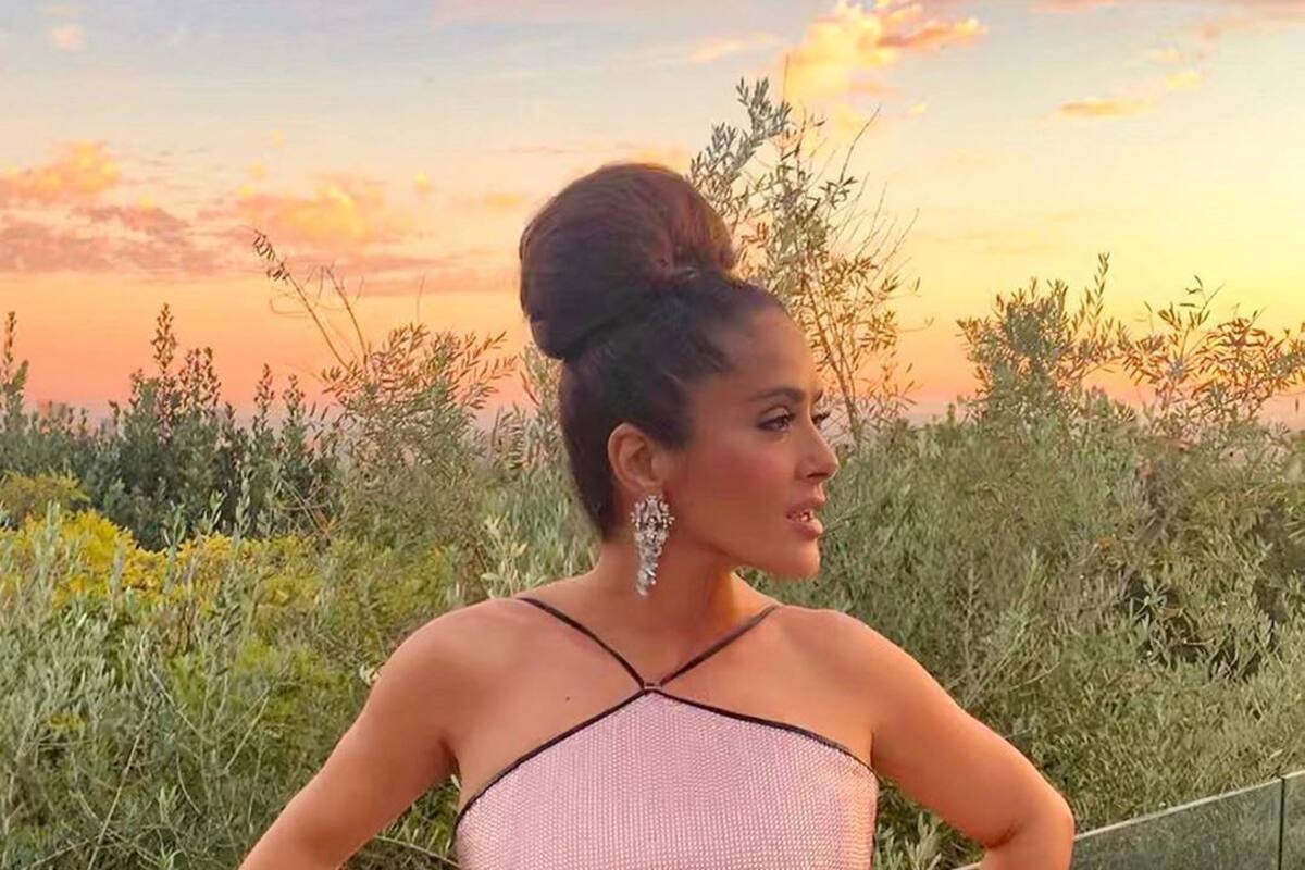 Salma Hayek comparte foto con su padre sin una gota de maquillaje