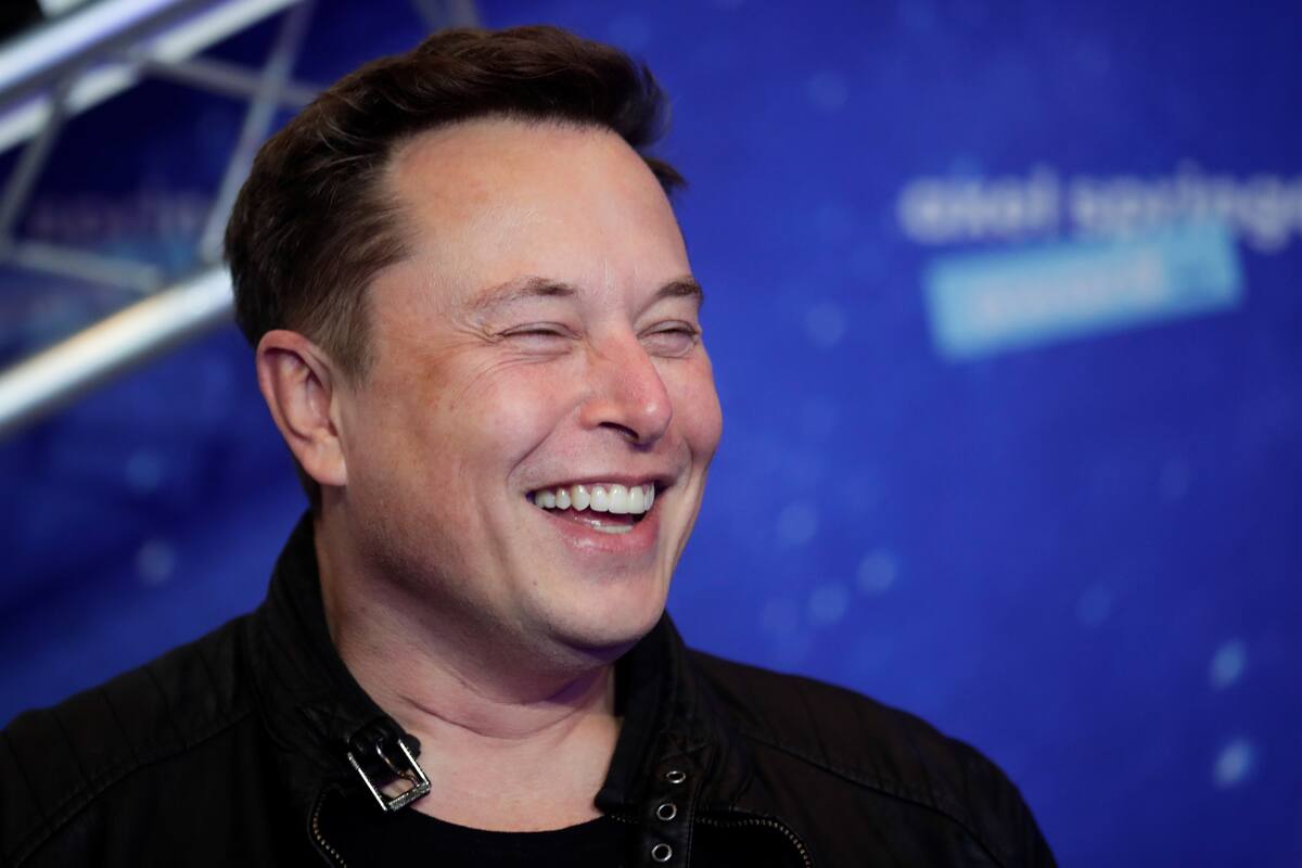 Los autos de Tesla ya se pueden comprar con bitcoin, dice Elon Musk