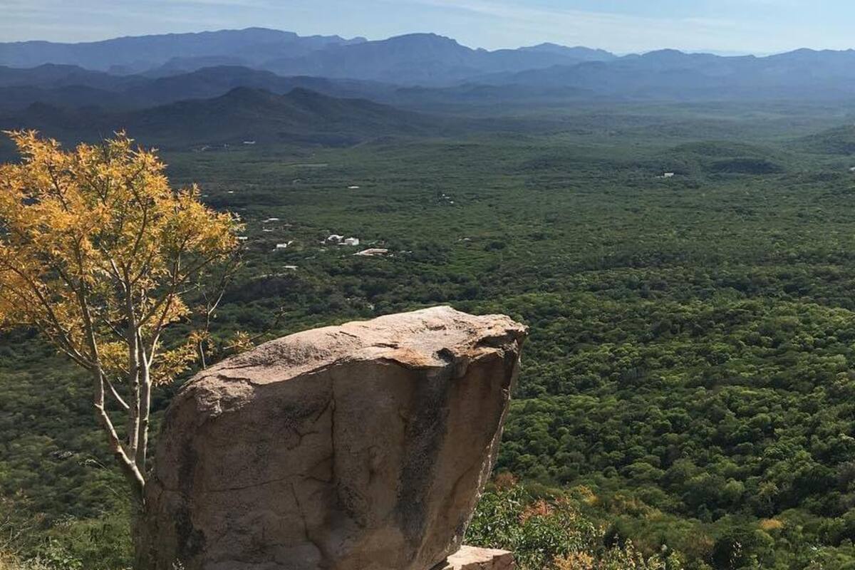 Resbala mujer en cerro de Álamos y resulta con lesiones leves
