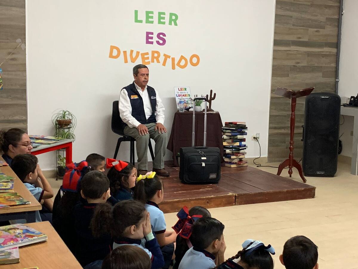 El maestro Guillermo Sandoval Lizárraga, por su aporte a la sociedad caborquense es un personaje muy querido por su comunidad / Foto: MARCO A. MANRÍQUEZ
