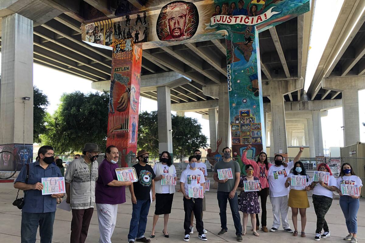 Revelan mural en honor a Anastasio Hernández Rojas, quien falleció a manos de agentes de la Patrulla Fronteriza