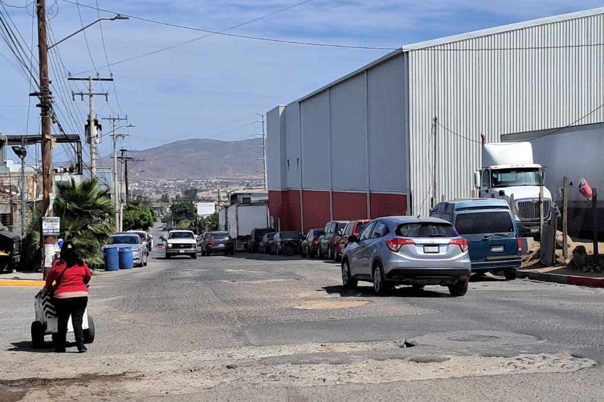 Garitas, hospitales y escuelas, prioridad para obras de pavimentación en Tijuana