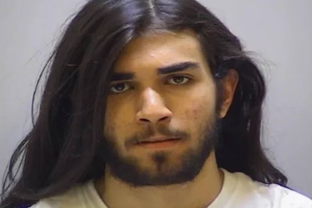 Hombre vivía escondido en ático que conectaba con la habitación de una niña
