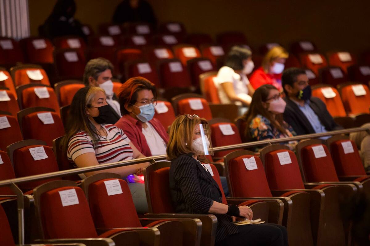 EUM20210521CUL08.JPG
CIUDAD DE MÉXICO. Culture/Cultura-Bellas Artes.- 21 de mayo de 2021. Aspectos de la reapertura de la sala principal del Palacio de Bellas Artes, con la presencia del ensamble solistas de Bellas Artes. Foto: Agencia EL UNIVERSAL/Germán Espinosa/EELG