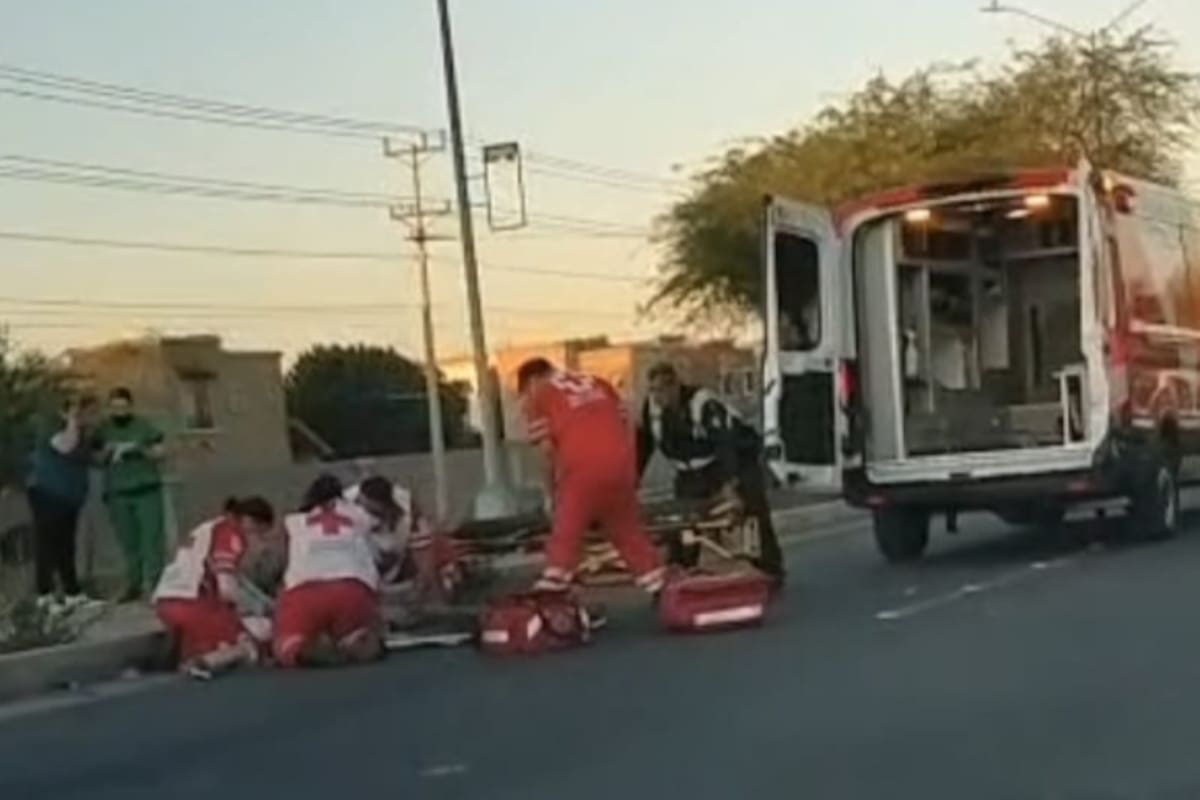 Ciclista queda grave tras choque; entra en paro cardiaco durante atención