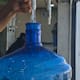 Sin agua desde hace días: familias de Tijuana compran pipas y garrafones ante falla en El Carrizo
