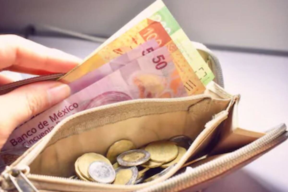 Cierra peso en México otra semana a la baja; tiende a mínimo histórico