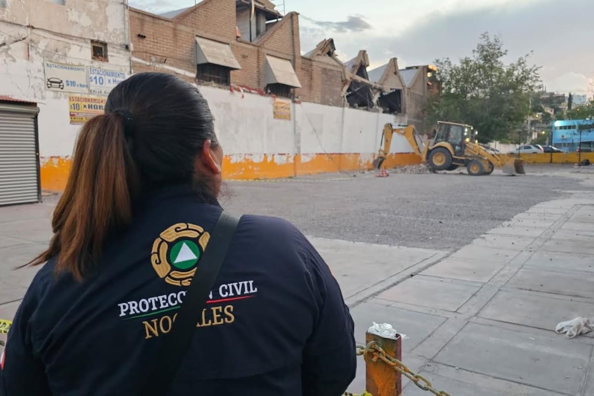 Inician trabajos de demolición de edificio histórico en Nogales