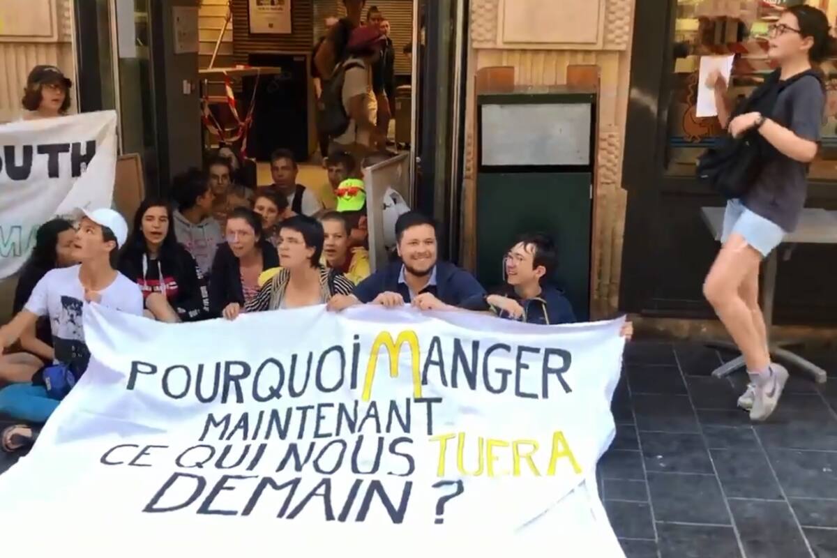 Activistas toman McDonald’s en Francia