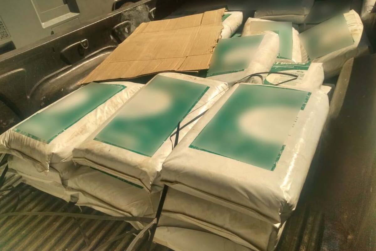 Hallan media tonelada de “crystal” ocultos en 38 bultos de pegamento en Sonora