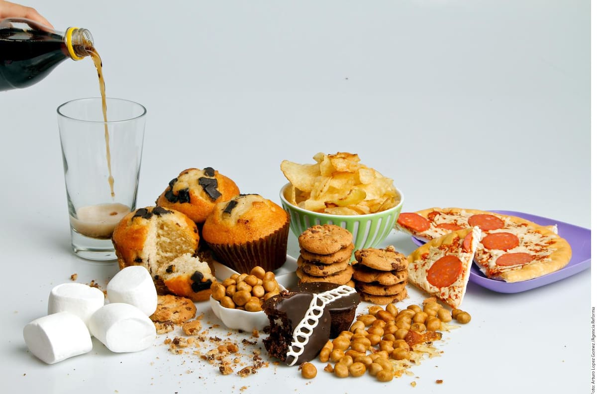 La comida "chatarra" resulta muy adictiva para personas con trastornos alimenticios.