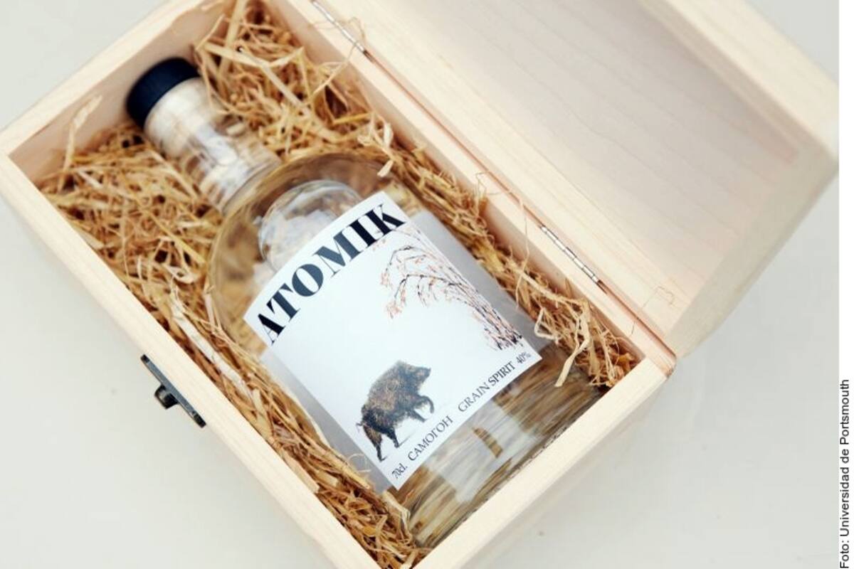Vodka Atomik, producto hecho con agua y granos de chernóbil