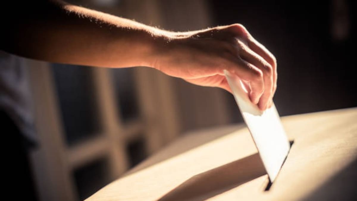 Debaten adelantar revocación de mandato a 2027 y ajustes a consultas populares