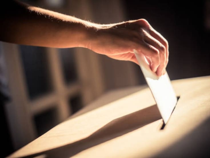 Debaten adelantar revocación de mandato a 2027 y ajustes a consultas populares