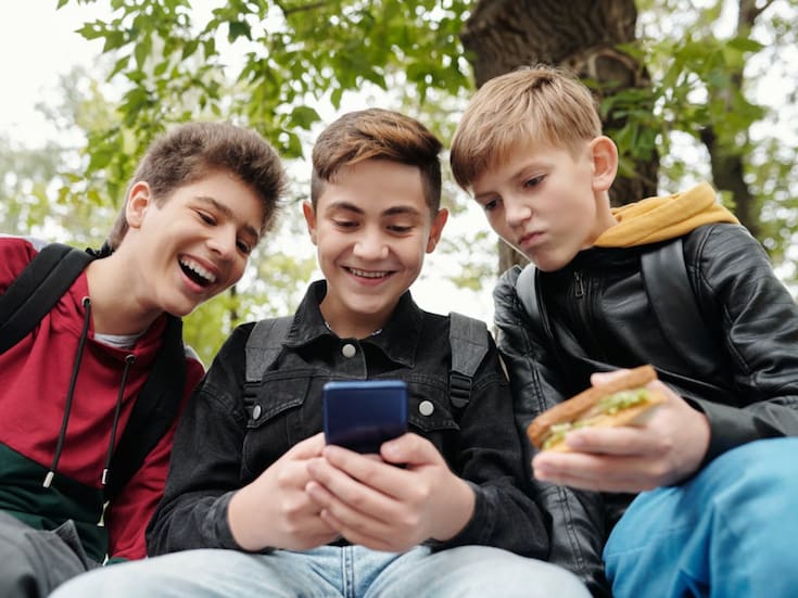 Brasil impulsa una nueva ley para obligar a redes sociales y plataformas digitales a retirar contenido nocivo para menores y reforzar controles de edad