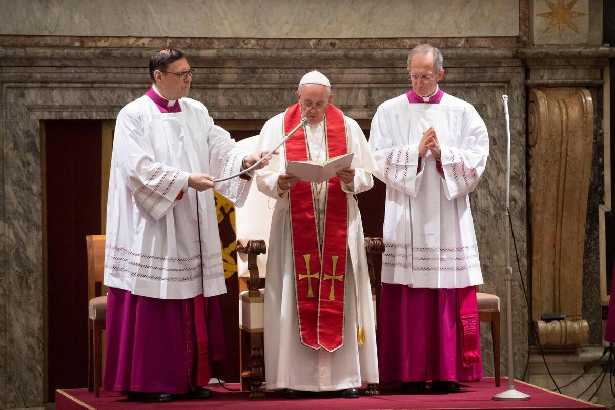 "Los migrantes son antes que nada seres humanos", Papa Francisco