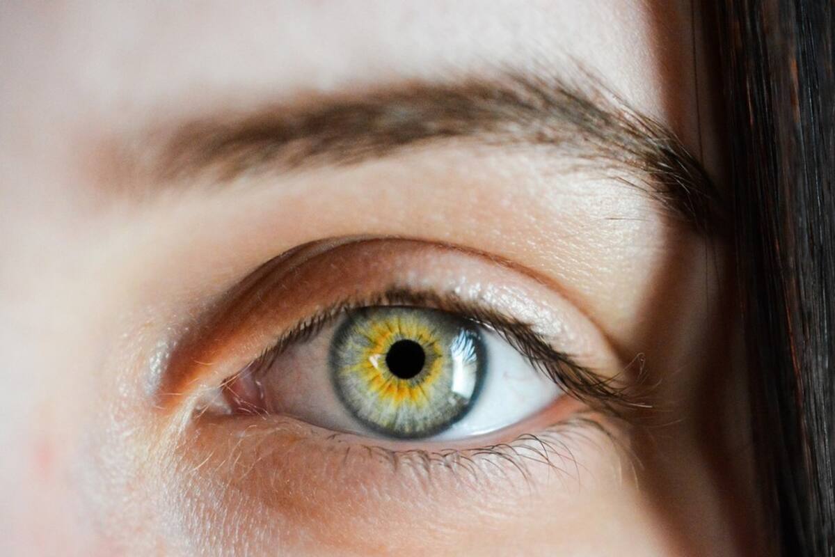 "Inusual" padecimiento hace que una joven sangre por los ojos en su periodo menstrual