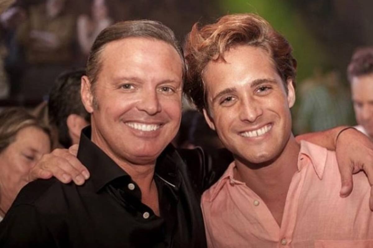 Diego Boneta revela que pasa 4 horas caracterizándose como Luis Miguel