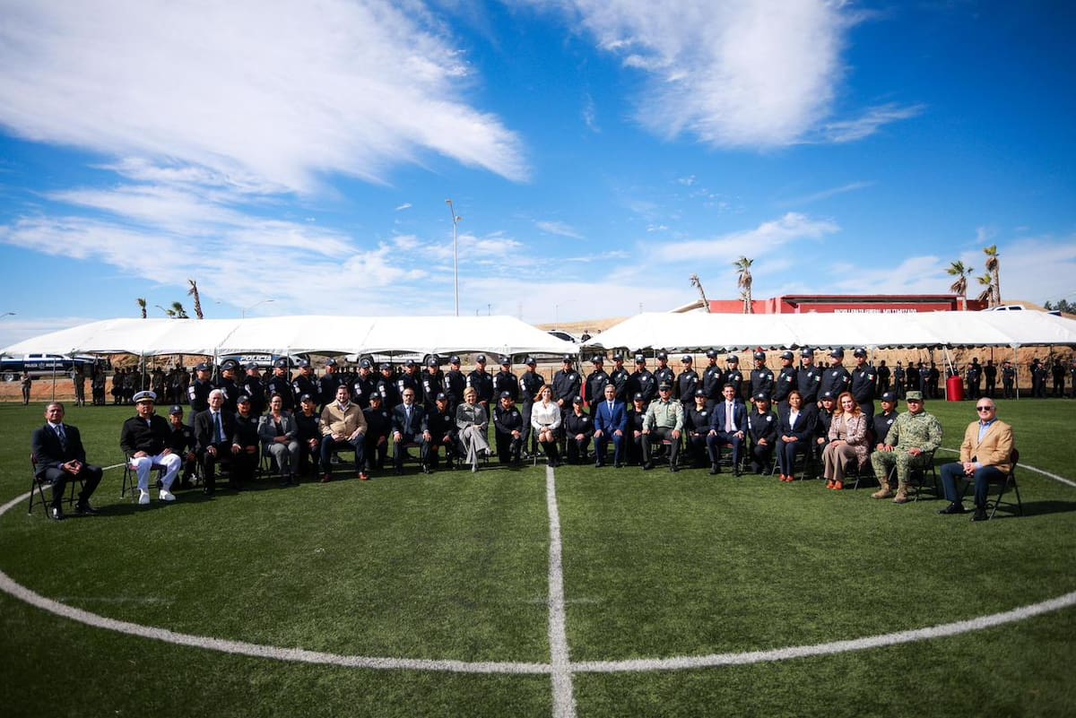 Corporaciones policiales a lo largo del estado cuentan con 51 nuevas patrullas balizadas y 103 elementos recién egresados del Bachillerato Militarizado. Foto: Cortesía